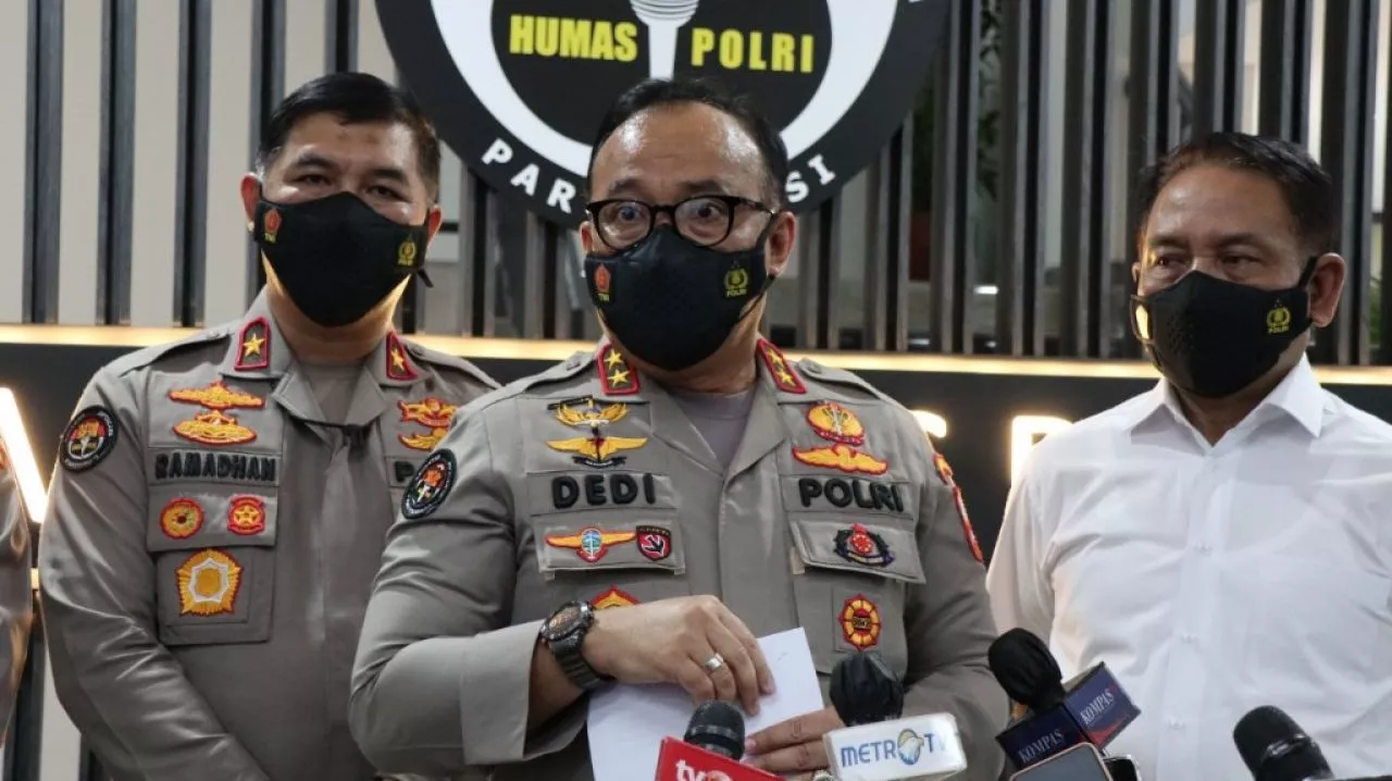 Kasus Nurhayati di Berhentikan Polri