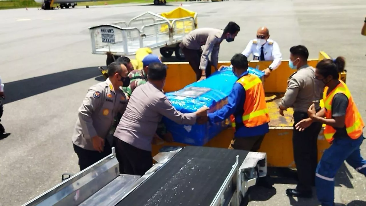 8 Korban Penembakan KKB Diserahkan ke Pihak Keluarga