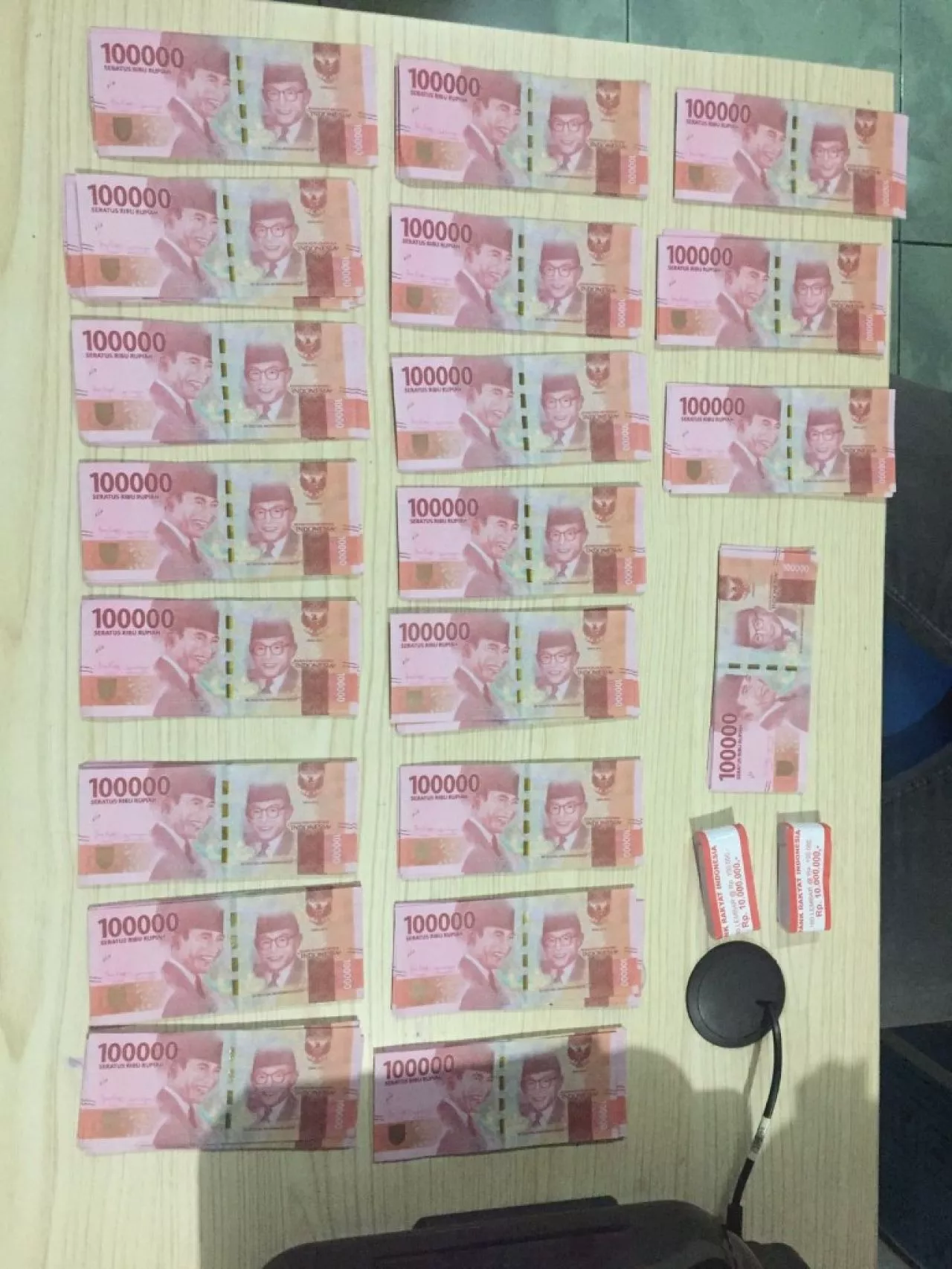 Pelaku Pengedar Uang Palsu Pasar Kupang Surabaya Diringkus