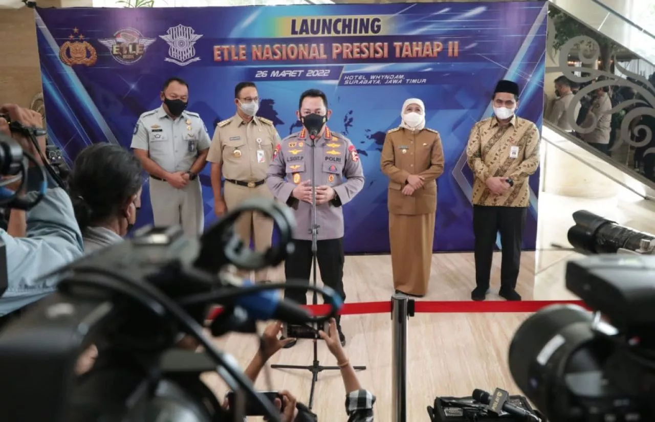 Beberapa Penghargaan Diberikan Kepada Gubernur Jatim Atas Dukungan ETLE
