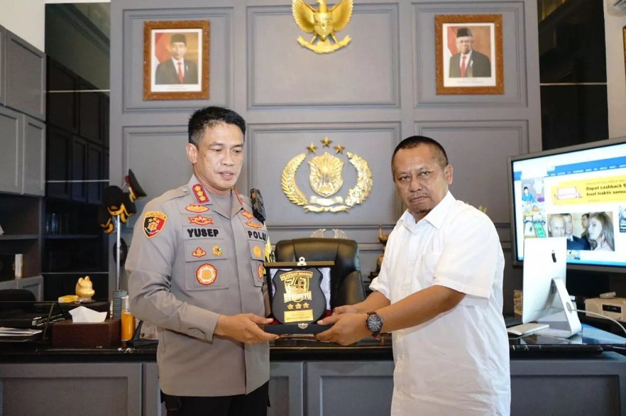 Inovasi Brilian, Polrestabes Surabaya Raih Penghargaan Dari PWI Jatim