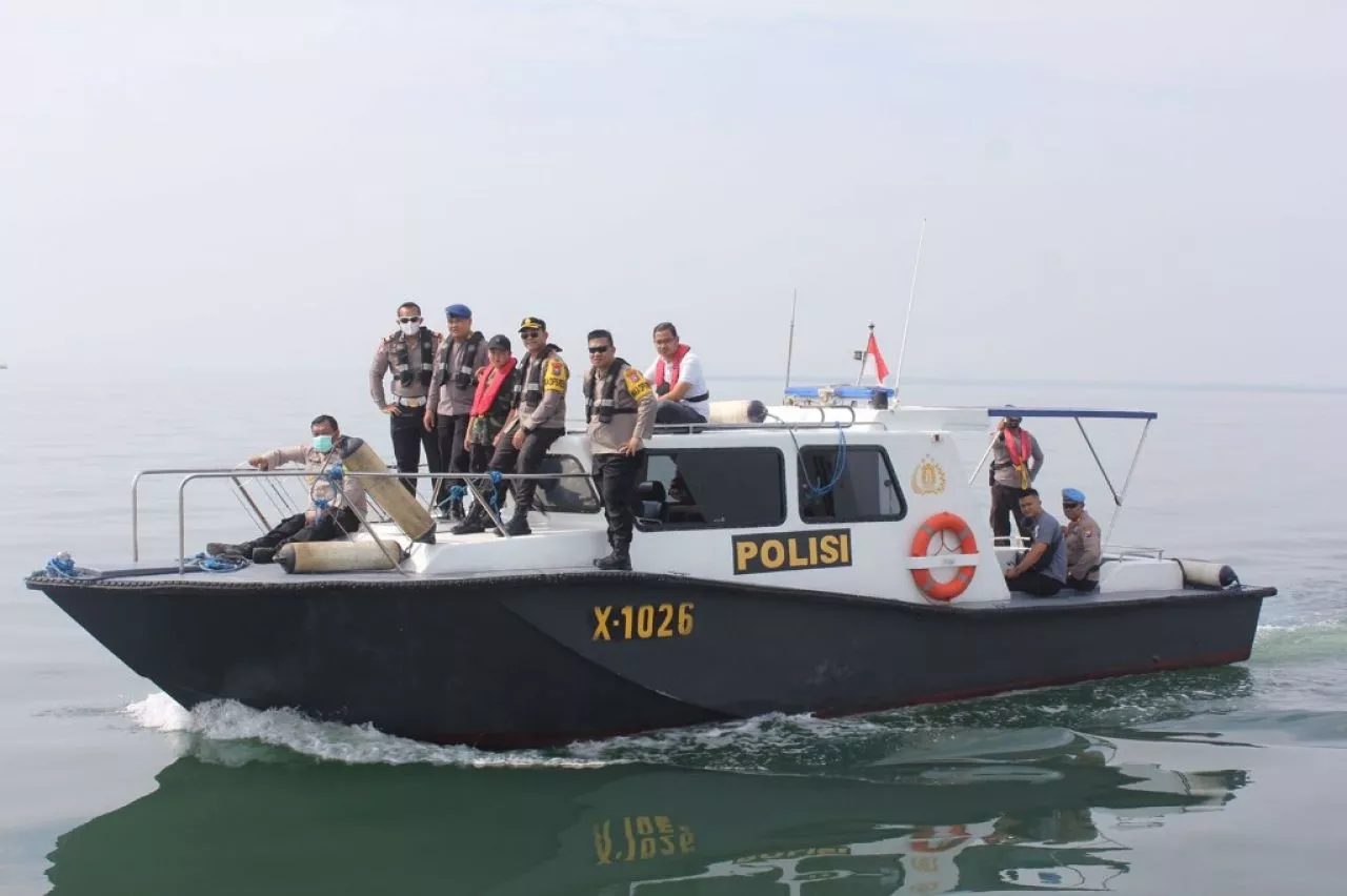 Pastikan Aman, Kapolres Probolinggo Gelar Patroli Laut