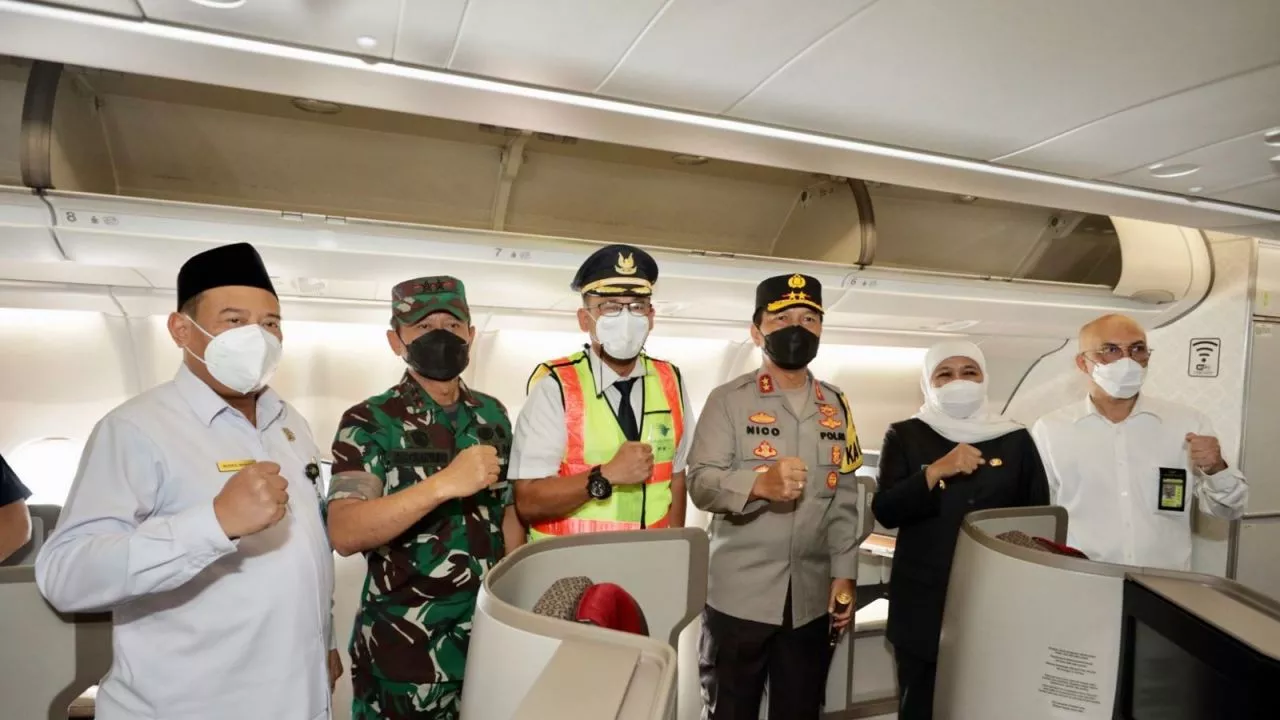 Forkopimda Jatim Lepas 220 Jamaah Umroh dari Juanda ke Tanah Suci