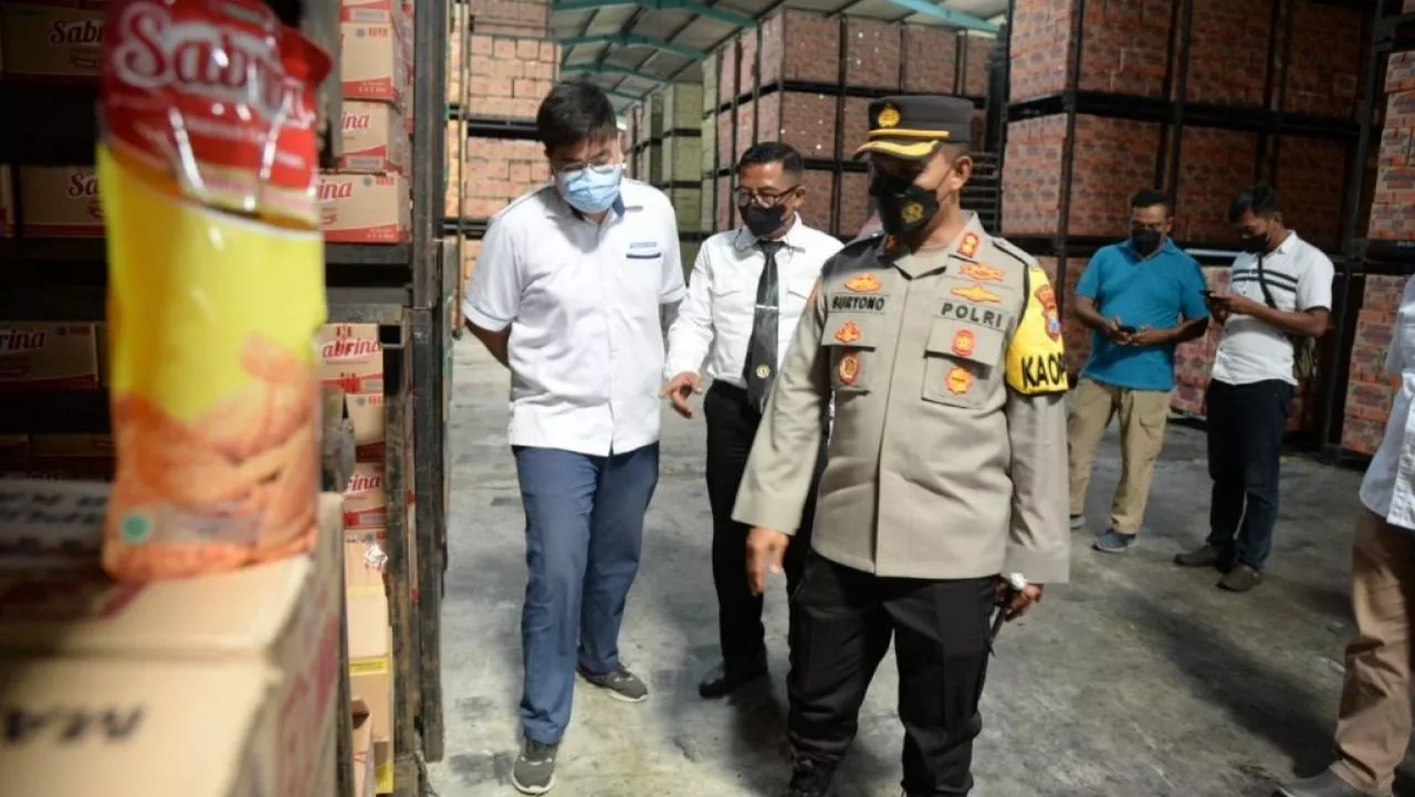 Pastikan Migor Aman, Kapolres Madiun Kota Cek Distributor Migor