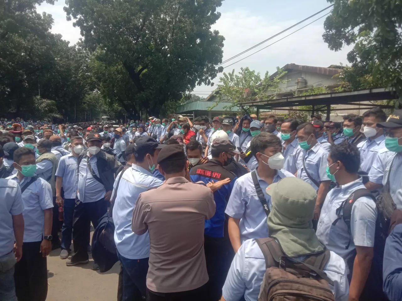 Bentuk Protes Pekerja PT Unilever Indomesia Tbk Terhadap Pihak Manajemen