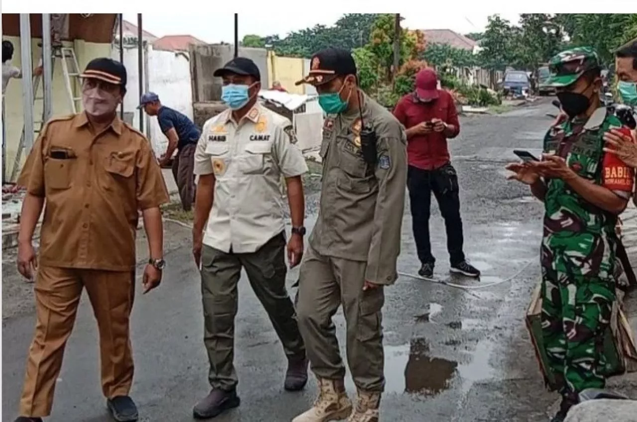 Antisipasi Genangan Air, Camat Rungkut Bongkar Bangunan Liar.