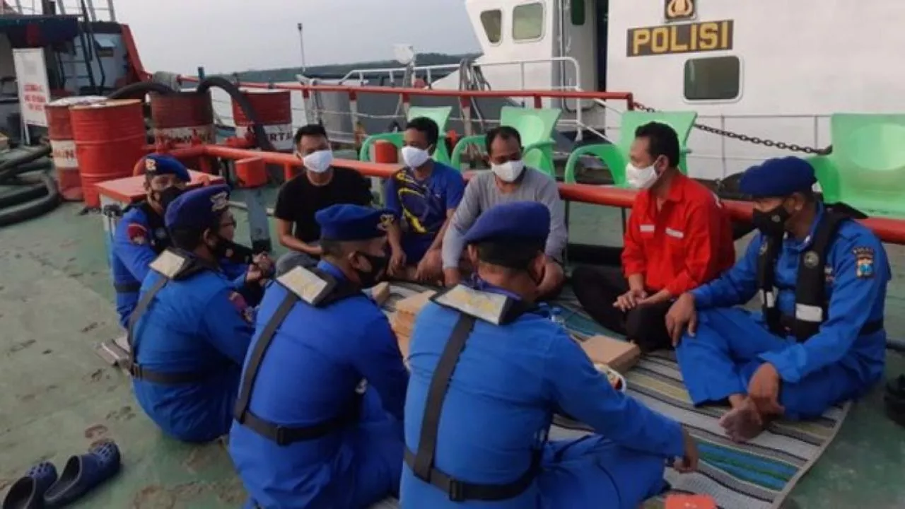 Jalin Keakraban Polsi dan Nelayan, Ini yang Dilakukan Polairud Polda Jatim