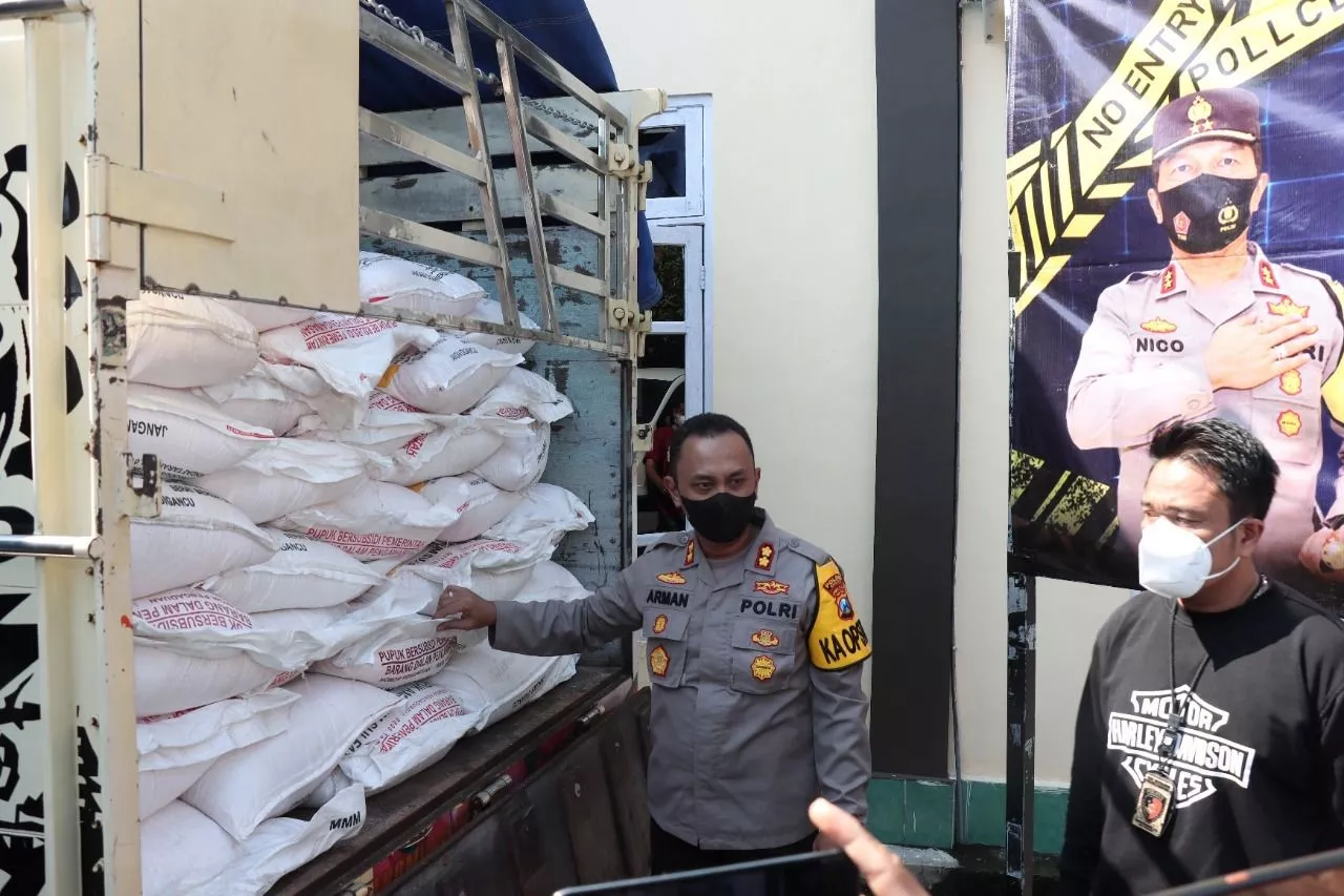 Penyelundupan Pupuk Bersubsidi ke Luar Pulau Berhasil Digagalkan Polres Sampang