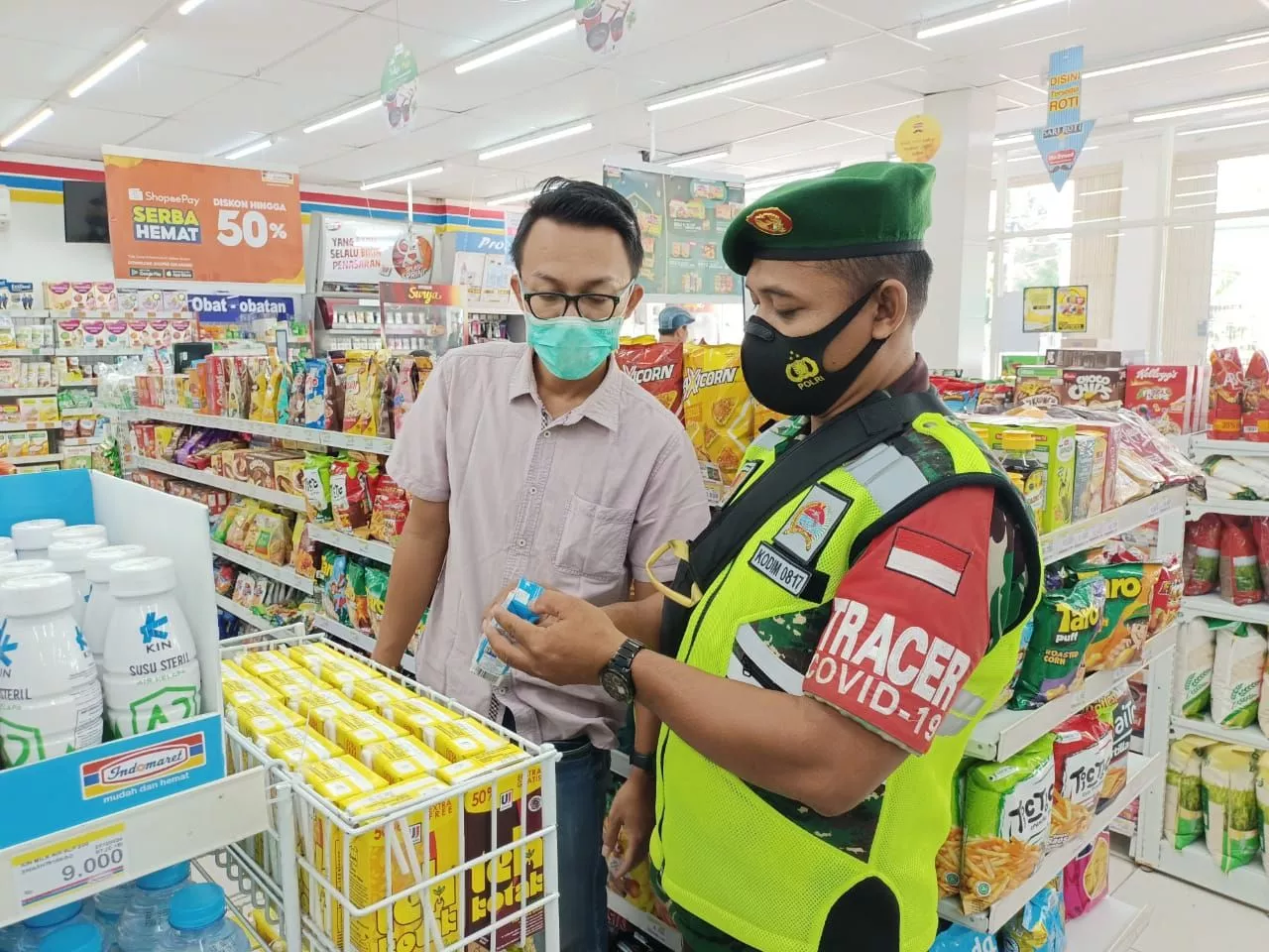 Petugas Ingatkan Pedagang Serta Pengecekan Kadaluwarsa Barang