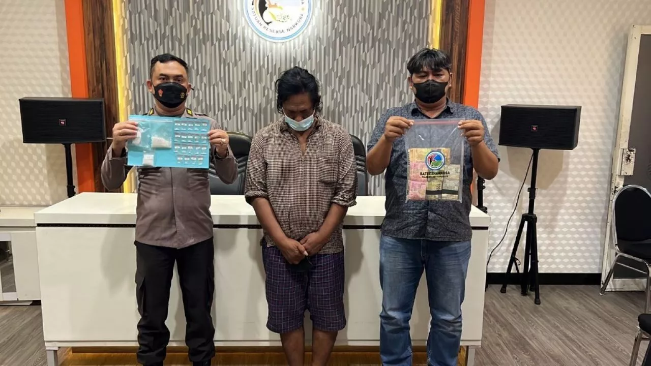 Bisnis Barang Haram, Belum Dapat Hasil Tertangkap
