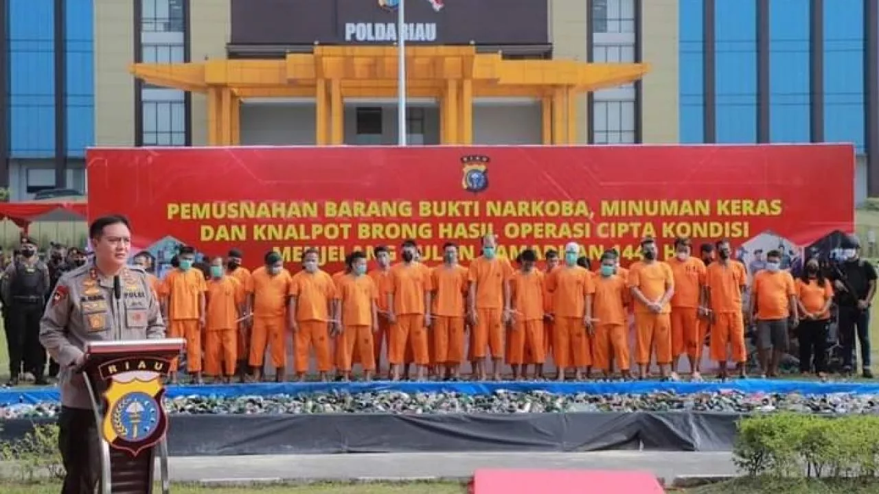 Polda Riau Musnahkan Ribuan Barang Bukti Operasi Cipta Kondisi