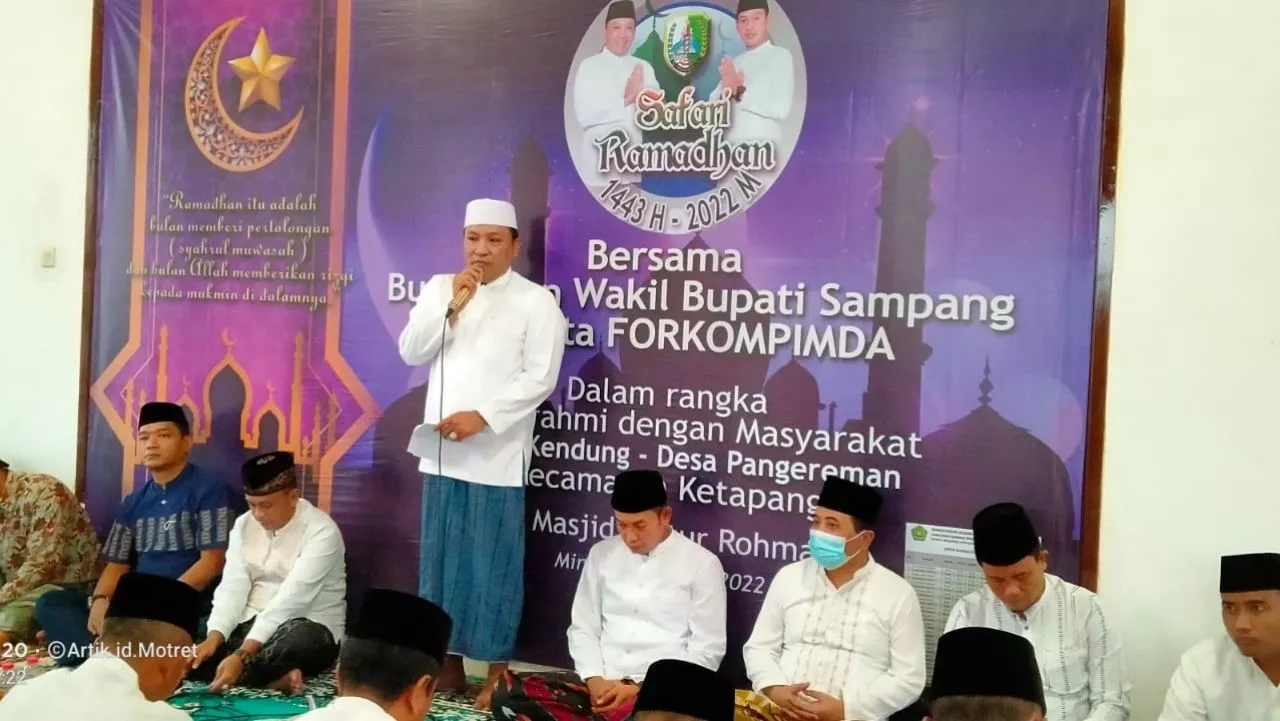 Safari Ramadhan di Desa Pangereman, Bupati Komet Perbaiki Jalan poros Kabupaten