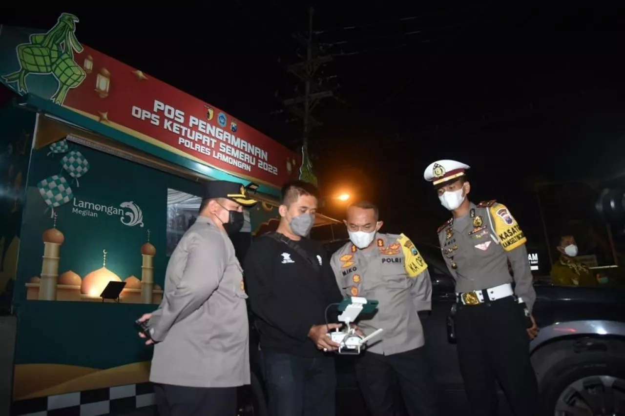 Kendalikan Arus Balik Lebaran, Polres Lamongan Gunakan Drone