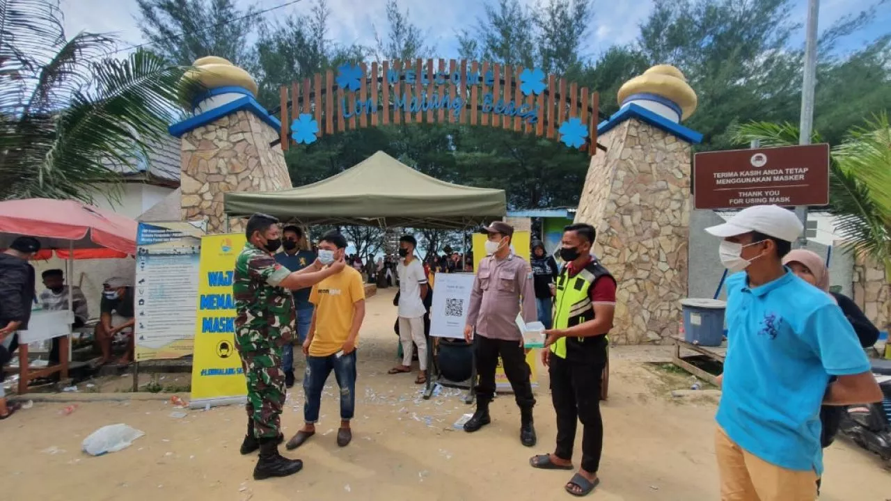 Hari Raya Idul Fitri, Pantai Lon Malang di Padati Pengunjung