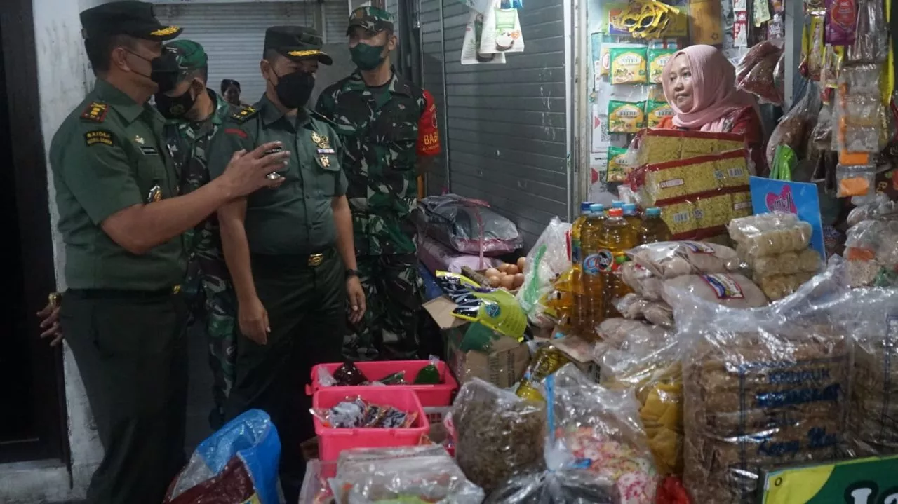 Dandim Gresik Pastikan Kestabilan Harga dan Ketersediaan Minyak Goreng Untuk Masyarakat Tercukupi