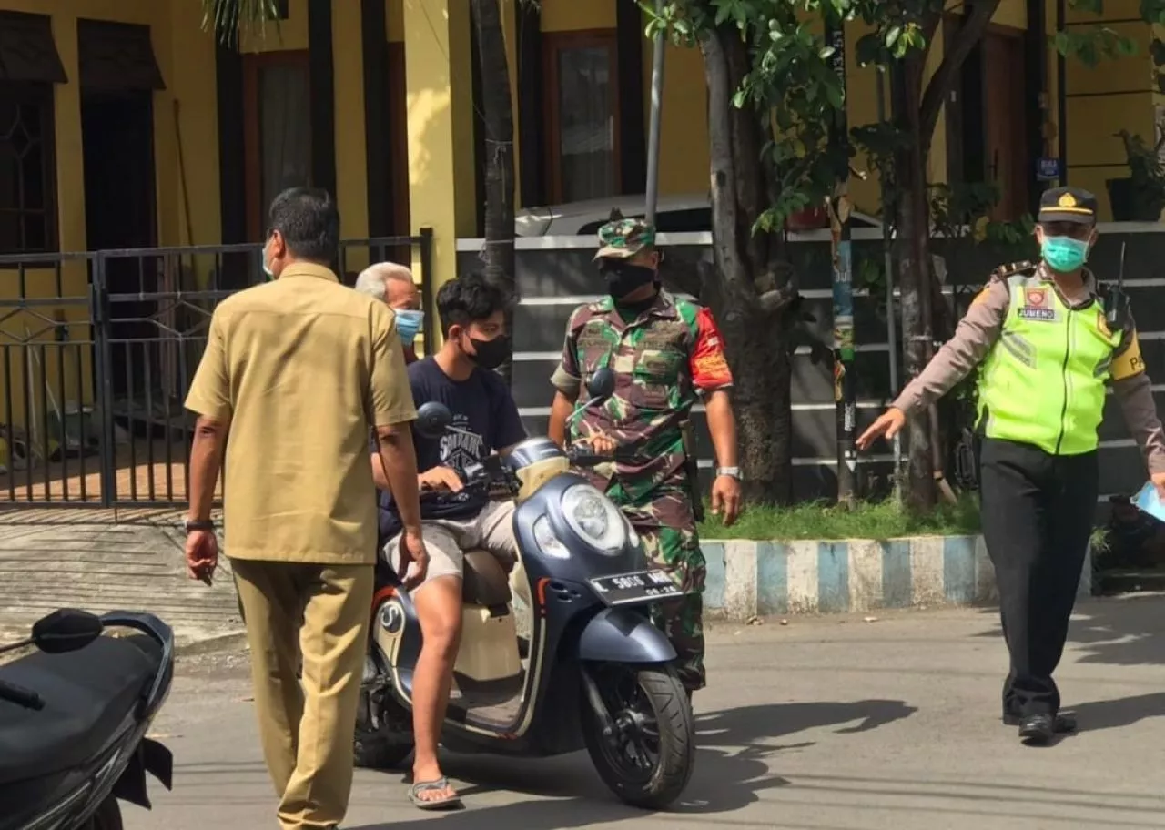 Operasi Yustisi PPKM Level 2 di Wilayah Kelurahan Sukomanunggal
