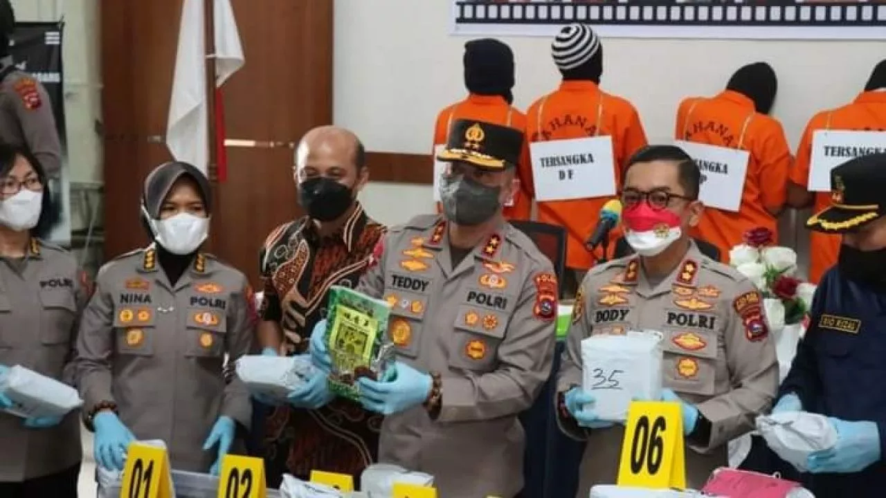 Sebanyak 41,4 Kg Sabu di Bukittinggi Diamankan, 8 Tersangka Disergap