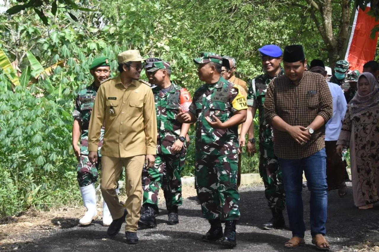 Tim Wasev TNI-AD tinjau TMMD ke-113 Kodim 0829 Bangkalan