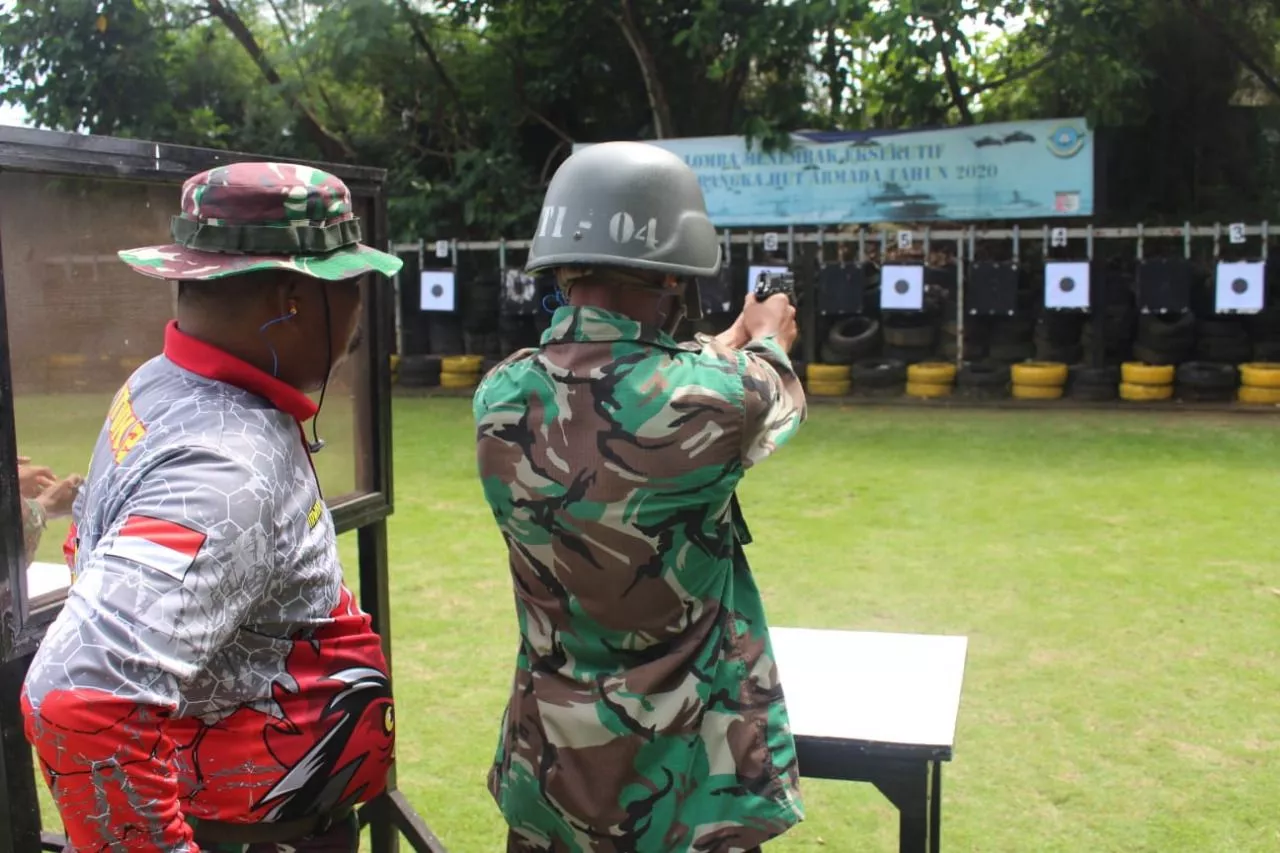 Wajib Dimiliki Prajurit, Satdik-2 Kodiklatal Latih Siswa Menembak