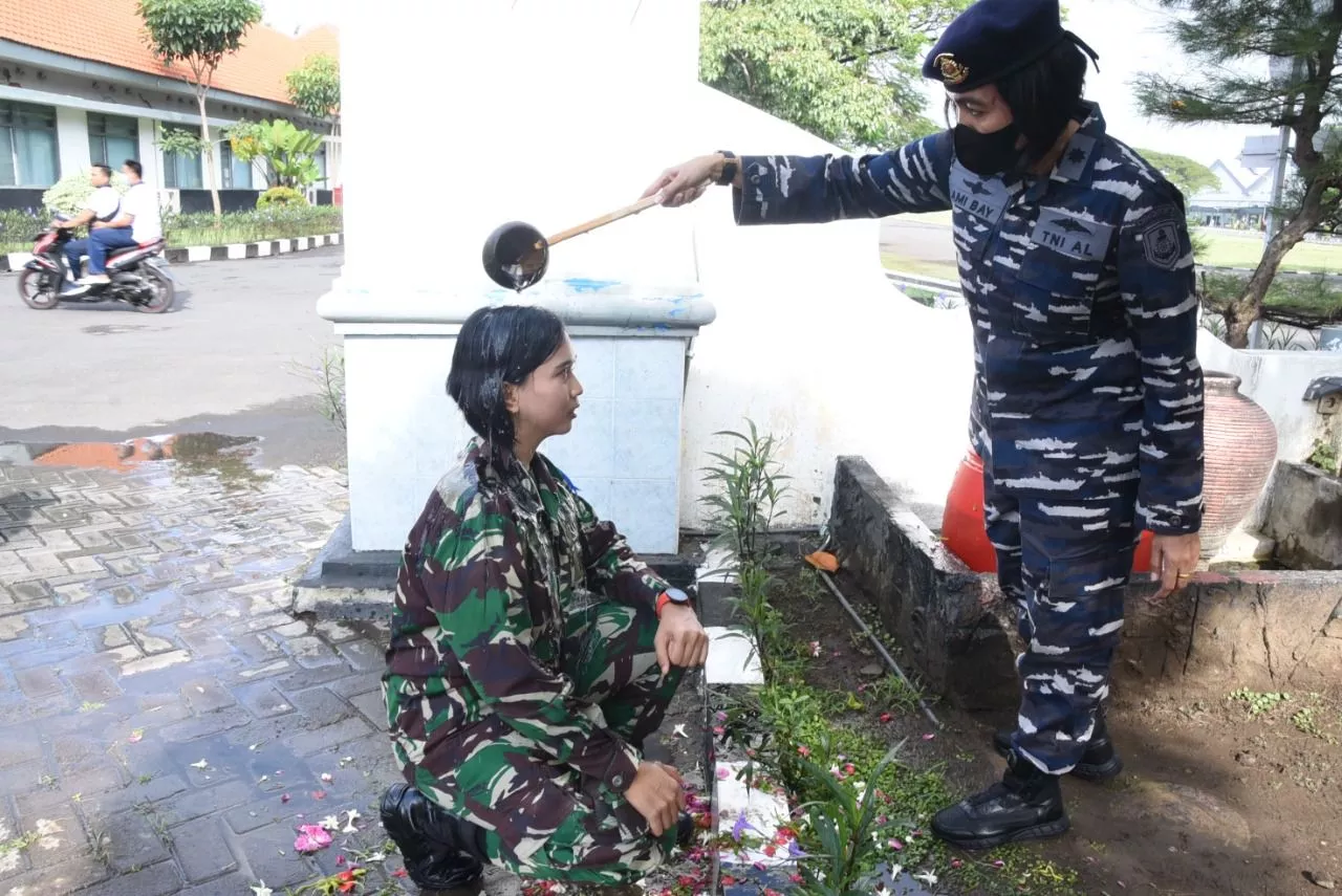 Siswa Dikspespa TNI AL 2022 Ikuti Tradisi Orientasi