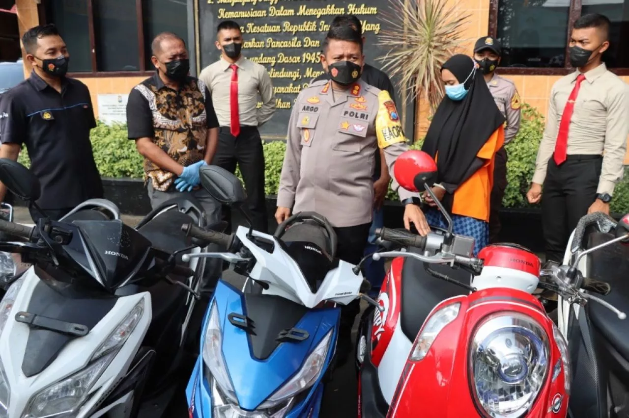 Gelapkan Motor di 9 TKP, Ibu Diamankan Polres Blitar Kota