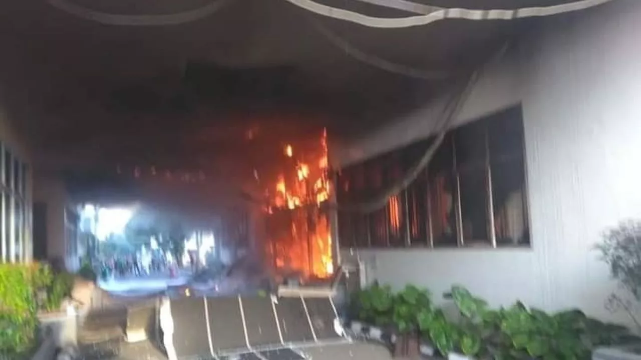 Gedung TK di Menteng Dalam Jaksel Terbakar, 10 Damkar Dikerahkan ke TKP