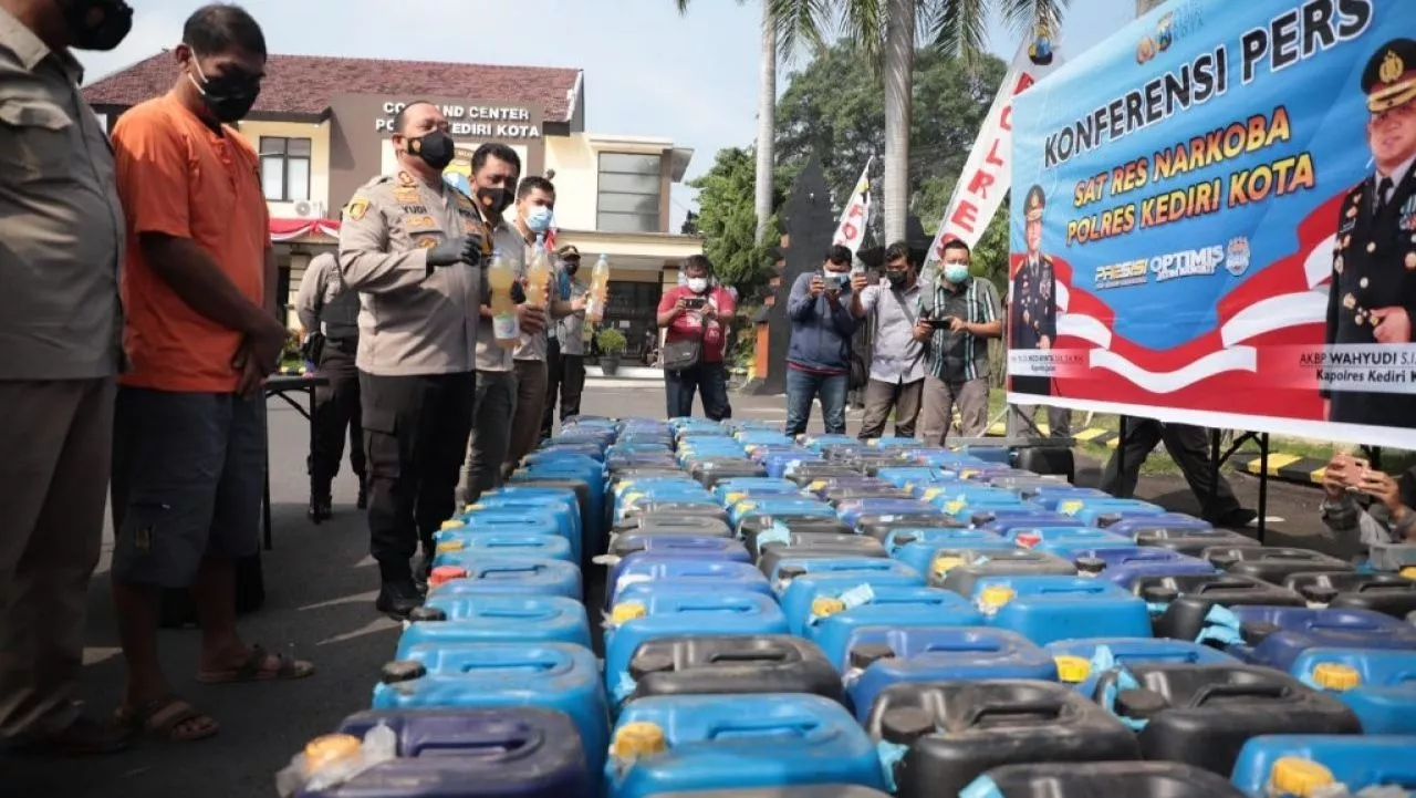 Ribuan Liter Miras Siap Edar Digagalkan Polres Kediri Kota