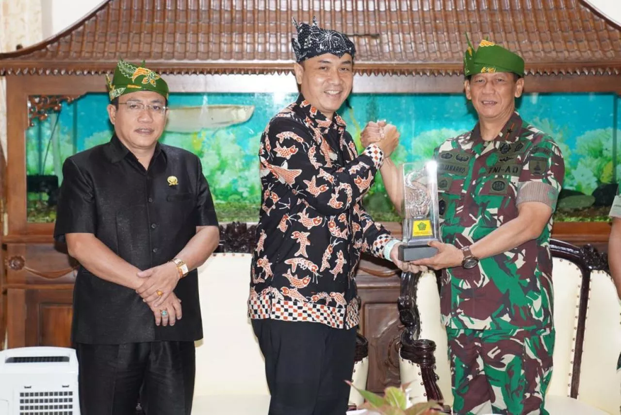 Danrem 084 Bhaskara Jaya Silahturahmi dan Rakernis TMMD KE-114 TA. 2022, di Kabupaten Sidoarjo