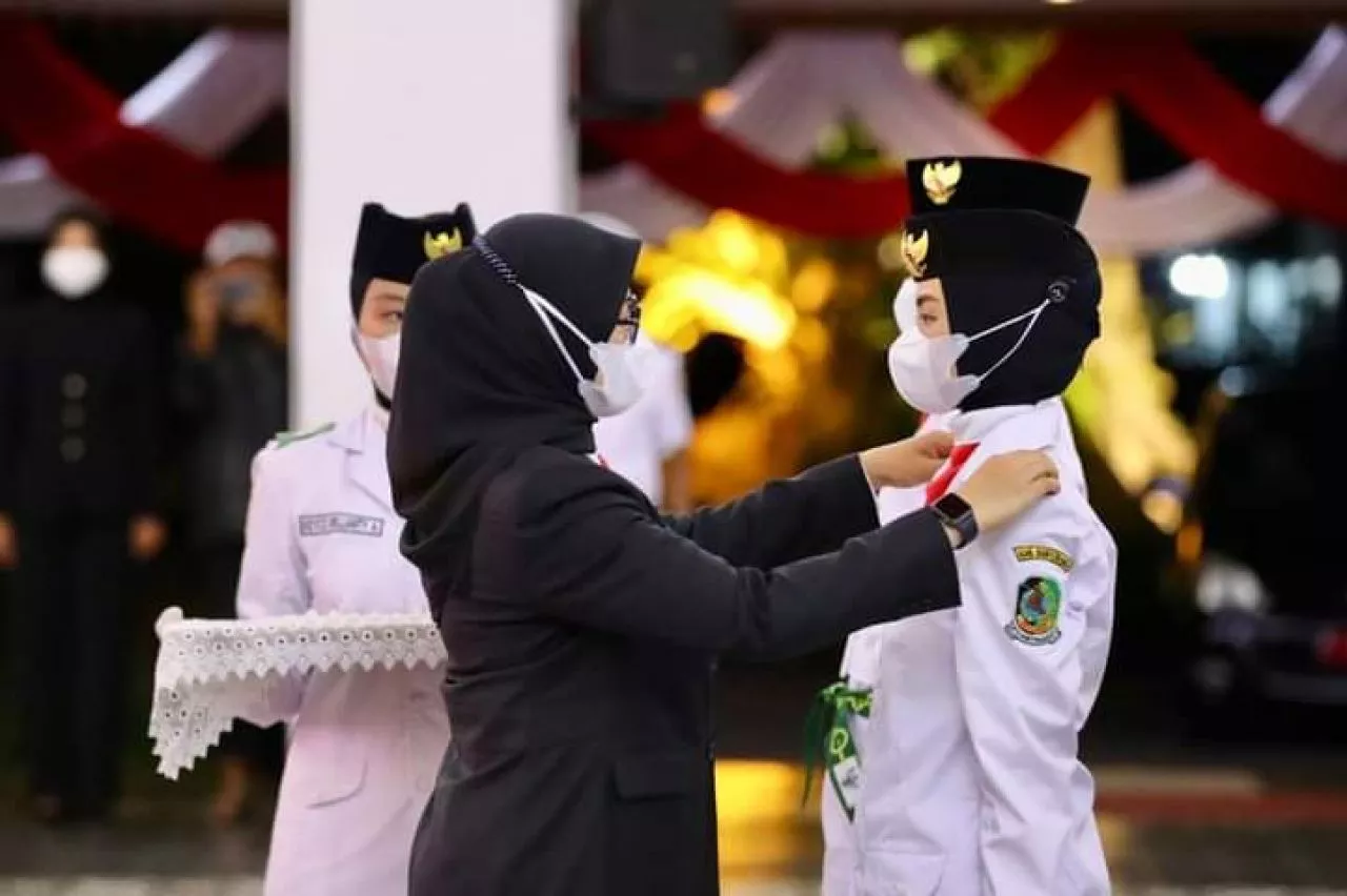 Bupati Ipuk Kukuhkan Paskibraka Banyuwangi, Pasukan Berkaca-kaca