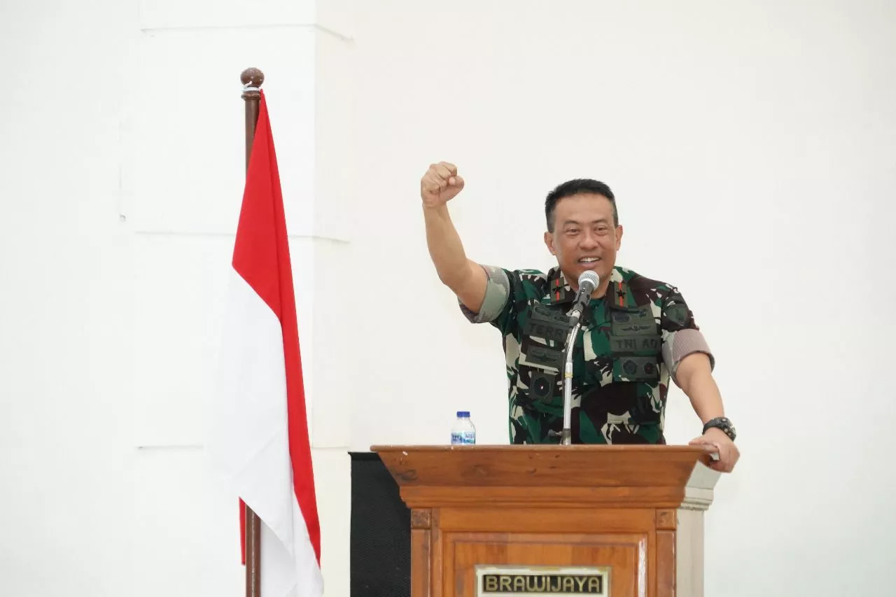 Komandan Korem 084 Bhaskara Jaya Berikan Arahan tentang Arif menyikapi Era Digitalisasi