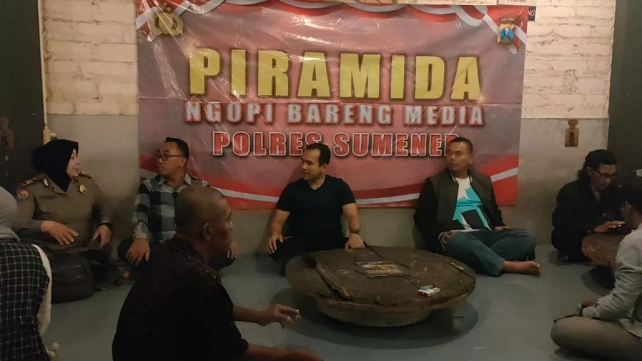 Polres Sumenep Ngopi Bareng Wartawan Bertajuk "Piramida" di Cafe Brobaks