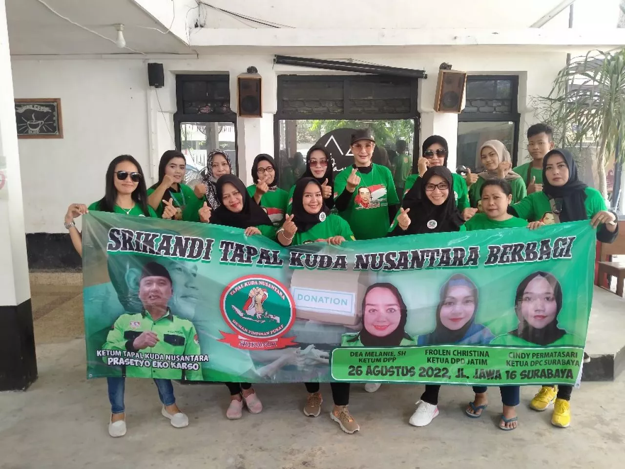 Jumat Berkah Srikandi TKN, Berbagi Bersama Itu Indah