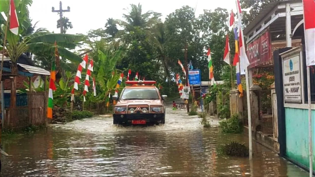 Hujan Sepanjang Malam, Wanareja, Cilacap Diterjang Banjir dan Longsor