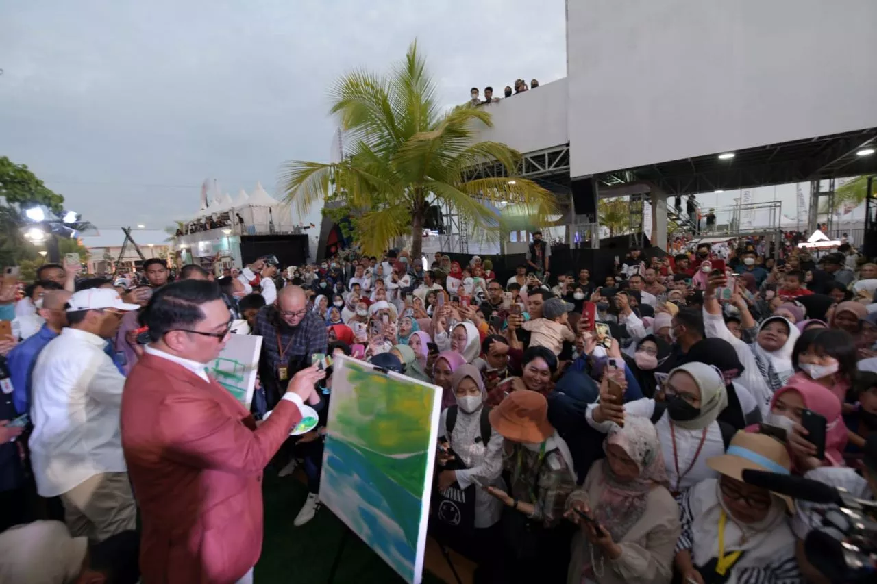Paviliun Jabar Jadi Magnet Warga Kota Makassar, Produk Busana Langsung Ludes