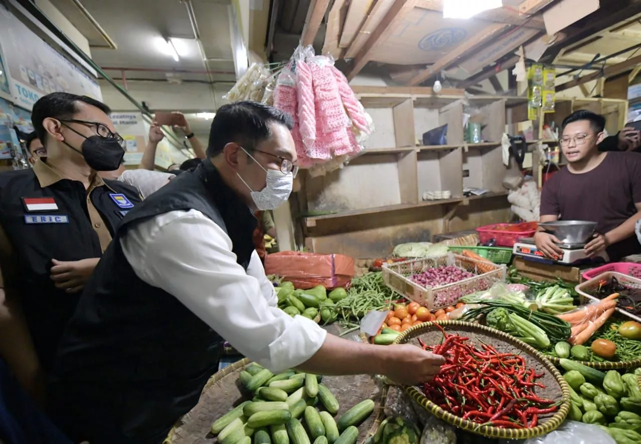 Pastikan Harga Sembako Masih Stabil, Ridwan Kamil Cek Pasar Tradisional