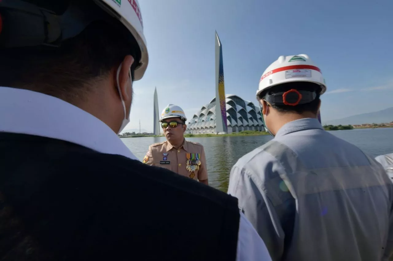 Ridwan Kamil Targetkan Desember Masjid Raya Al-Jabbar Bisa Dipakai Salat