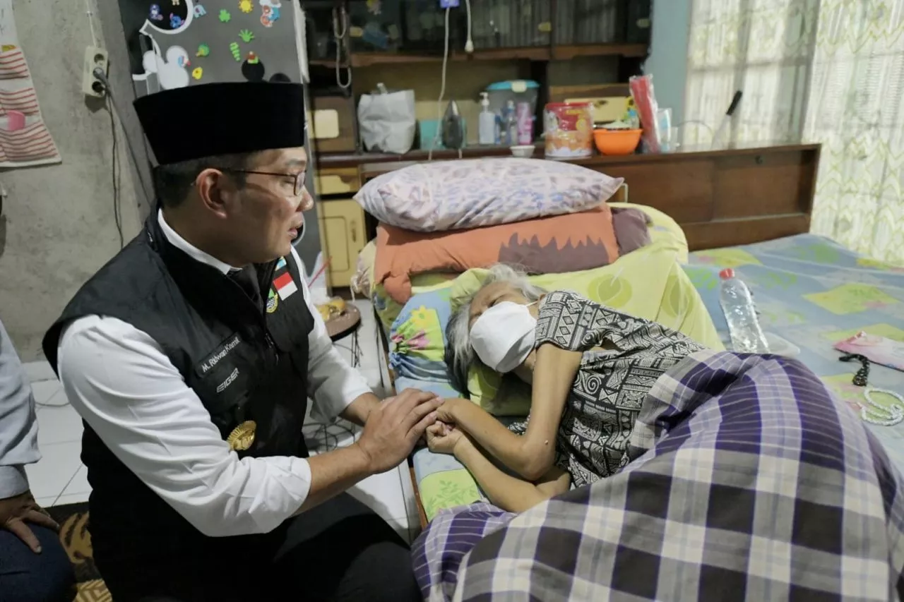 Pada Saat Giat Sarling Ridwan Kamil Bantu Pengobatan Warga Depok