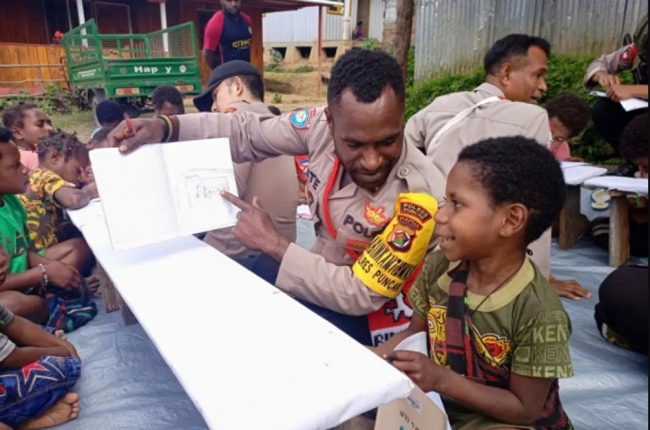 Papua Belajar, Satgas Ops Damai Cartenz Laksanakan Program Pi Ajar
