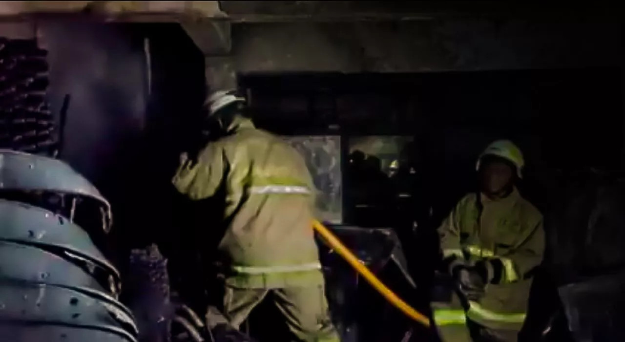 Bangunan Dua Lantai di Jl. Betung Jaktim Terbakar, 12 Unit Damkar Dikerahkan