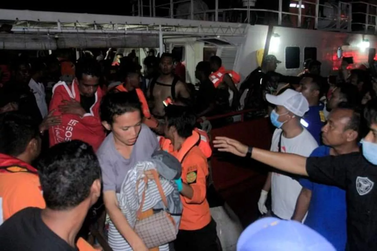 Kapal Express Cantika 77 Terbakar di Perairan Laut Naikliu, 14 Penumpang Tewas