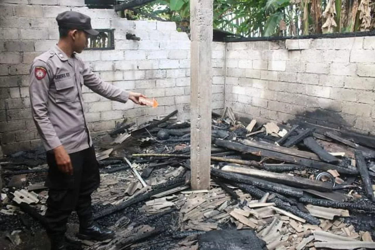 Rumah Warga Kelurahan Ledok Terbakar, 1 Korban Dilarikan ke RSUD Salatiga