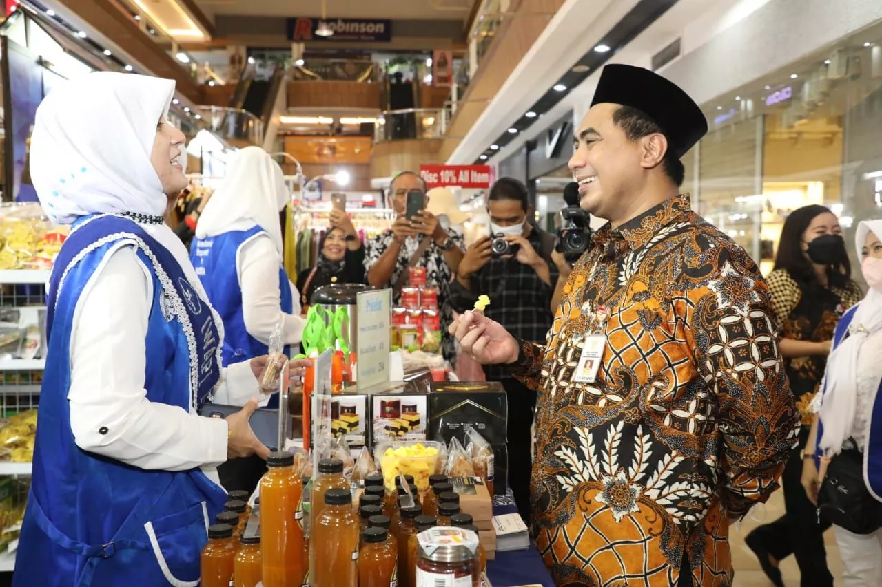 Gus Yasin Imbau Contoh China, Bangga dengan Produk dalam Negerinya
