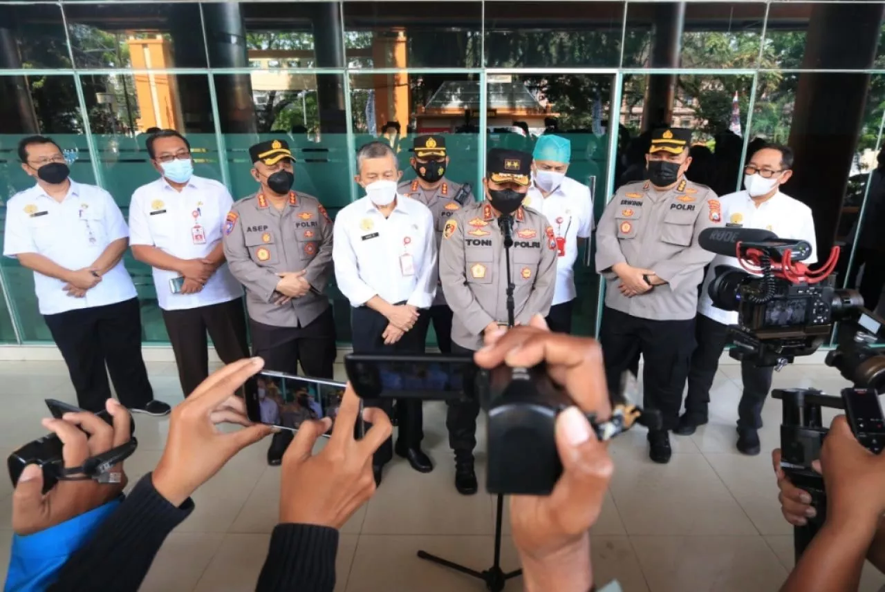 Kapolda Jatim Kunjungi Korban Tragedi Kanjuruhan di RSAA Malang