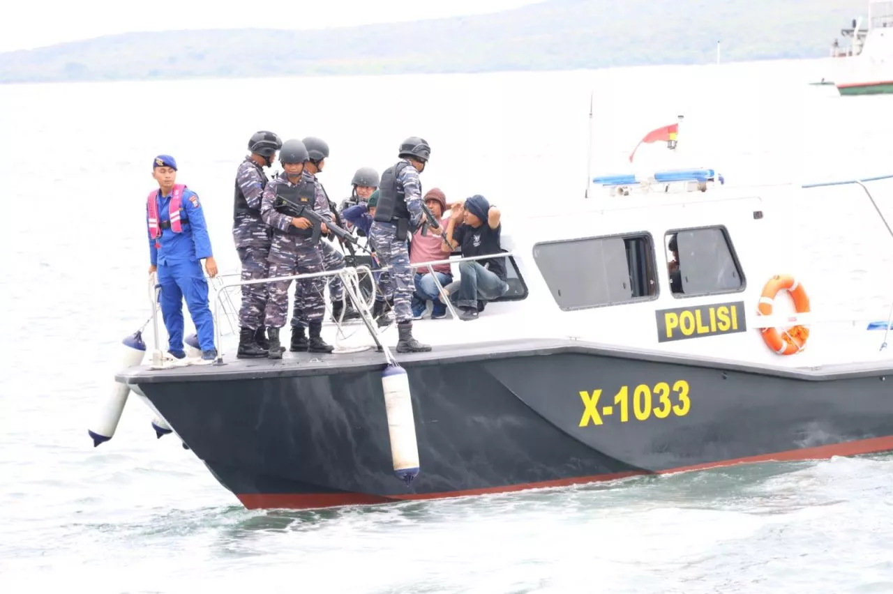 KTT G20, Polresta Banyuwangi Gelar Simulasi Pengamanan di Selat Bali