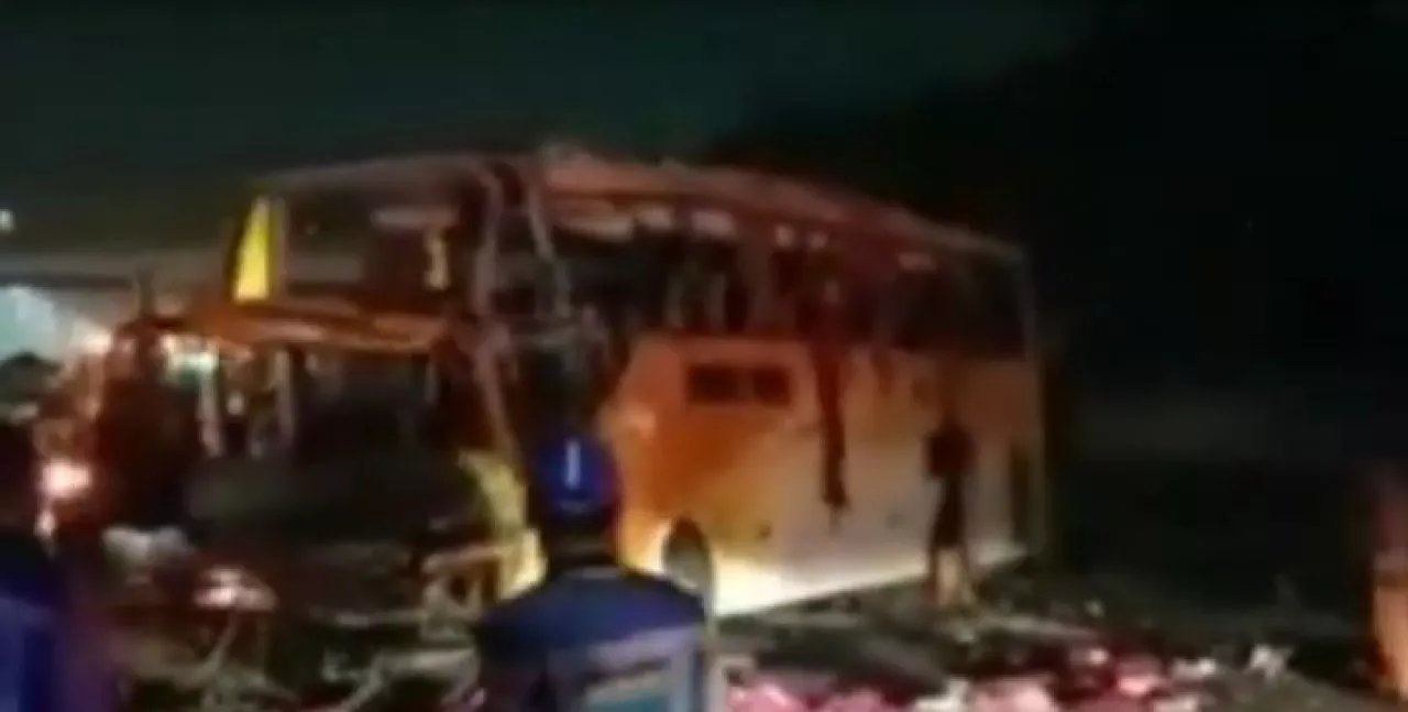 Terjadi Laka Bus di Tol Porong Sidoarjo, 3 Orang Tewas dan Puluhan Terluka