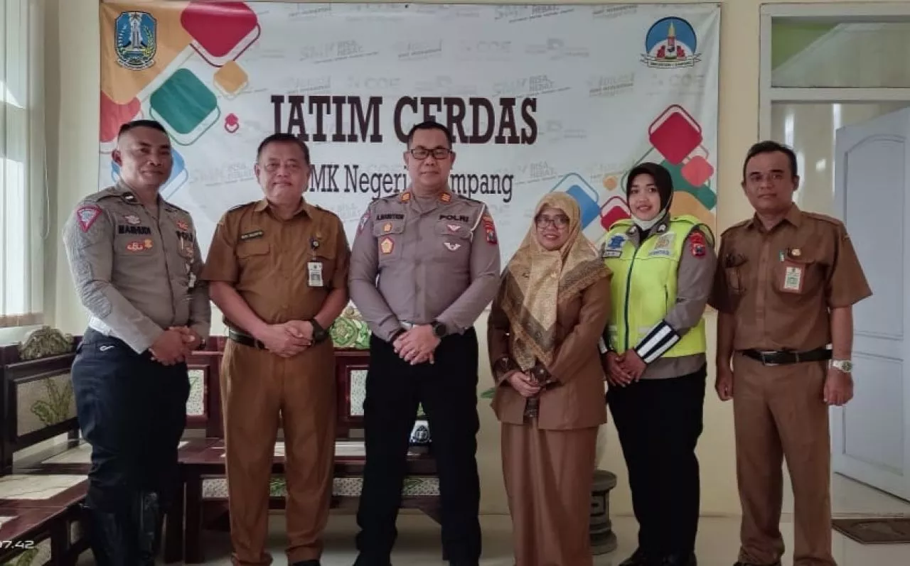 Polres Sampang Sosialisasikan 7 Prioritas Ops Zebra Semeru ke SMK Negeri 1