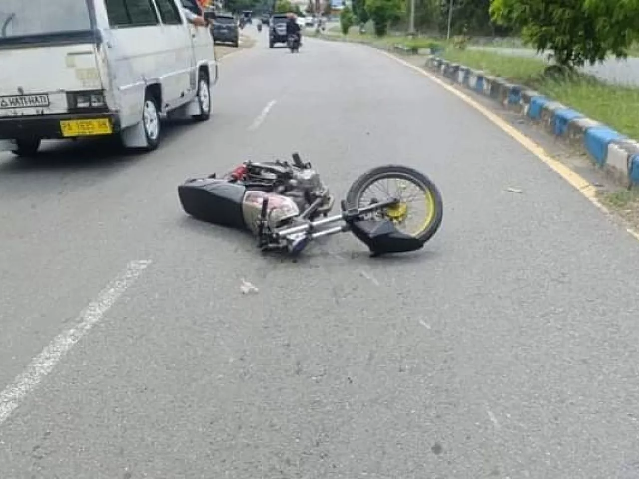 Karena Pengaruh Miras, Pemotor di Sentani Tewas Tabrak Pembatas Jalan