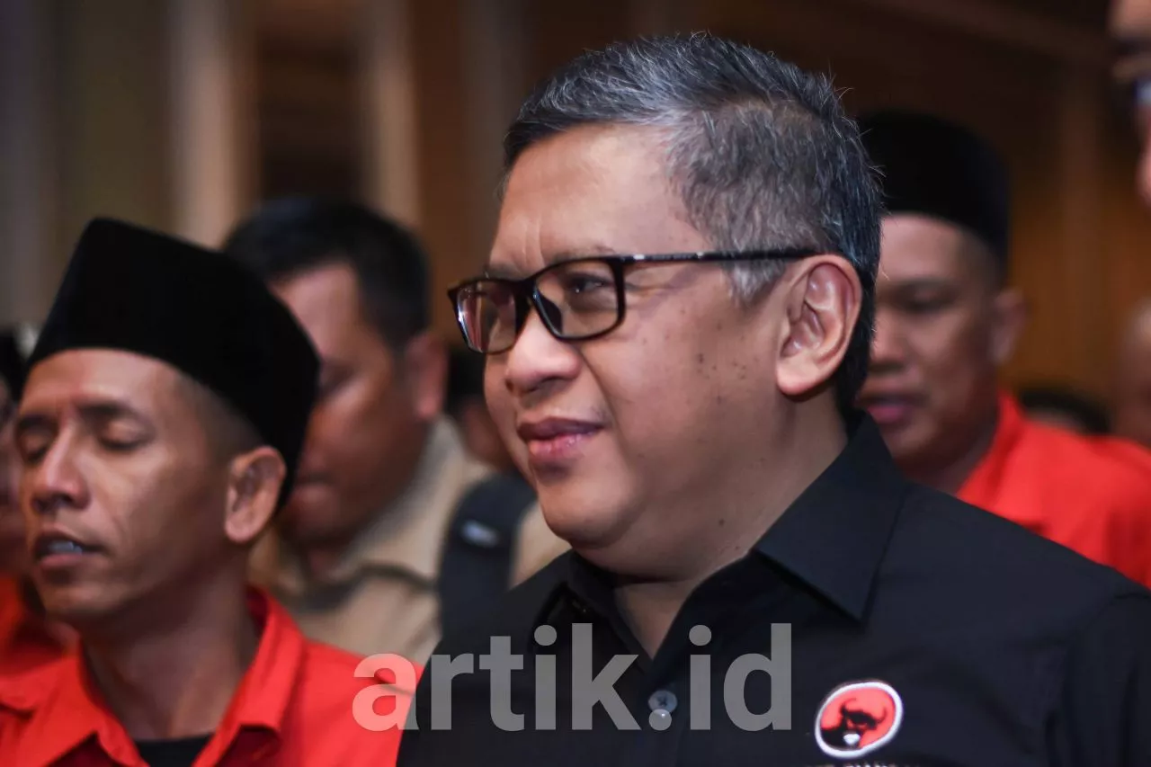 Jelang Tahun Politik, Hasto Gembleng 2000 Kader PDIP di Empire Palace Surabaya
