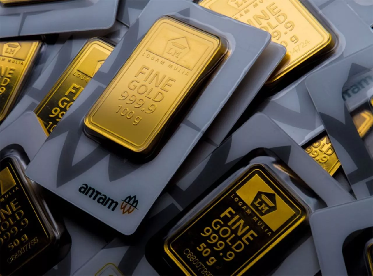 Kenaikan Suku Bunga The Fed Dorong Emas Terjun ke Level Terendah