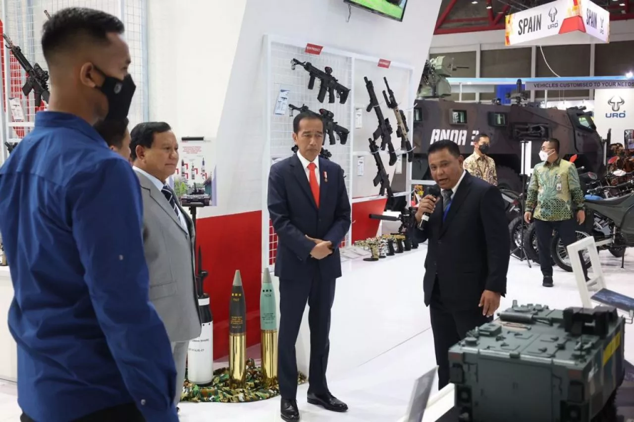 Terlihat Mesra di Indo Defence 2022, Jokowi Bilang Beri Restu Prabowo